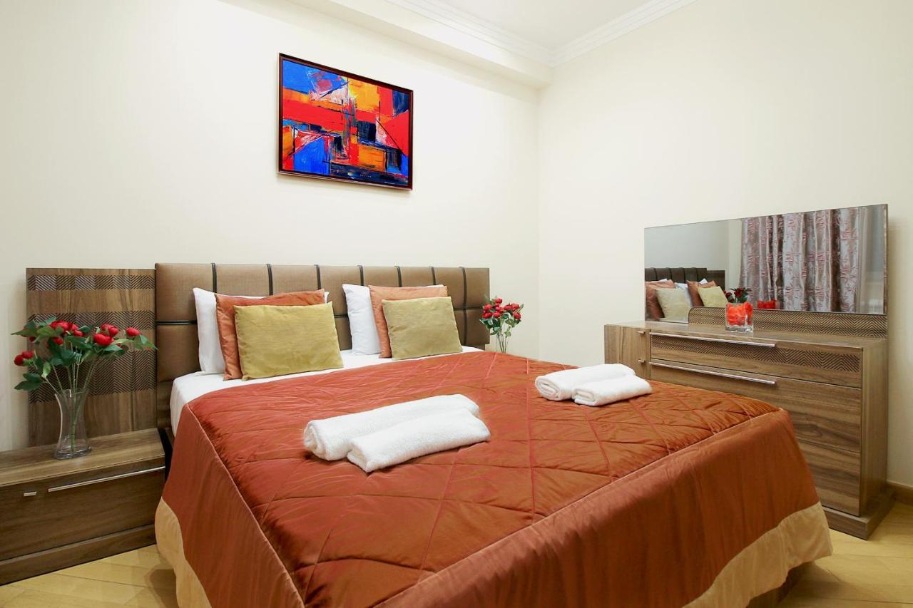 3 Bedroom Apartment Near Republic Square Jerevan Buitenkant foto